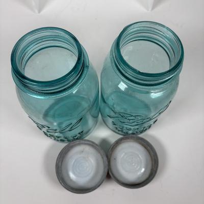 LOT 321: Collection of Six Vintage Canning Jars w/Zinc Lids