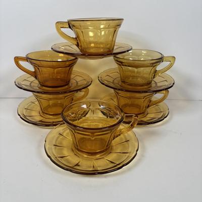 LOT 322 Vintage Amber Dinnerware/Glass Collection