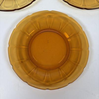 LOT 322 Vintage Amber Dinnerware/Glass Collection