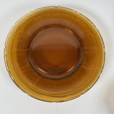 LOT 322 Vintage Amber Dinnerware/Glass Collection
