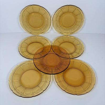 LOT 322 Vintage Amber Dinnerware/Glass Collection