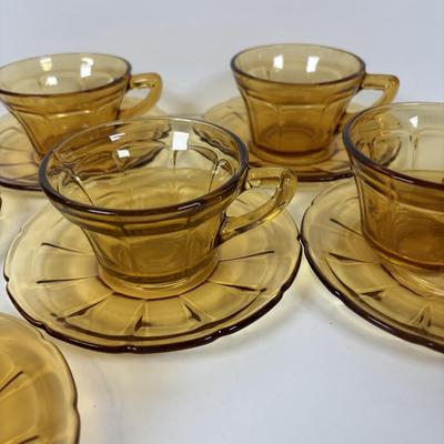 LOT 322 Vintage Amber Dinnerware/Glass Collection