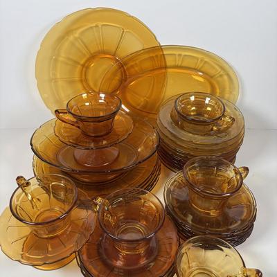 LOT 322 Vintage Amber Dinnerware/Glass Collection