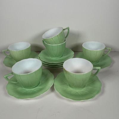 LOT 323: Hazel Atlas Glass Platonite Moderntone Dinnerware Collection: Yellow, Blue, Green