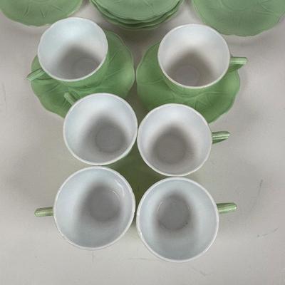 LOT 323: Hazel Atlas Glass Platonite Moderntone Dinnerware Collection: Yellow, Blue, Green
