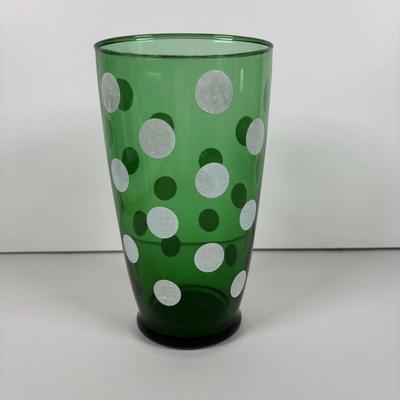 LOT 324: Vintage Forest Green Glassware