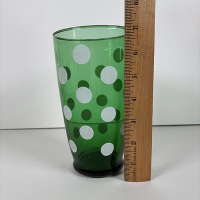 LOT 324: Vintage Forest Green Glassware