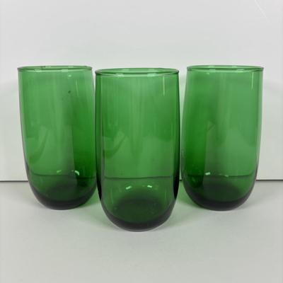 LOT 324: Vintage Forest Green Glassware