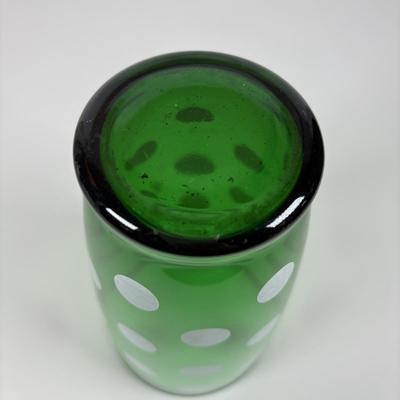 LOT 324: Vintage Forest Green Glassware