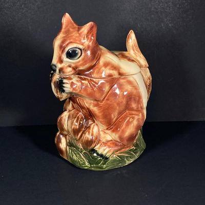LOT 325: Vintage McCoy USA Pottery Squirrel Cookie Jar