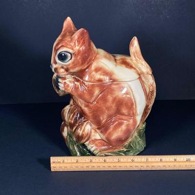 LOT 325: Vintage McCoy USA Pottery Squirrel Cookie Jar
