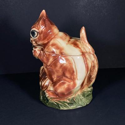 LOT 325: Vintage McCoy USA Pottery Squirrel Cookie Jar