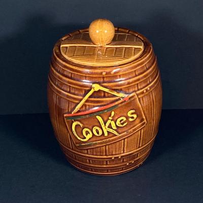 LOT 326: Vintage McCoy USA Pottery Barrel Cookie Jar