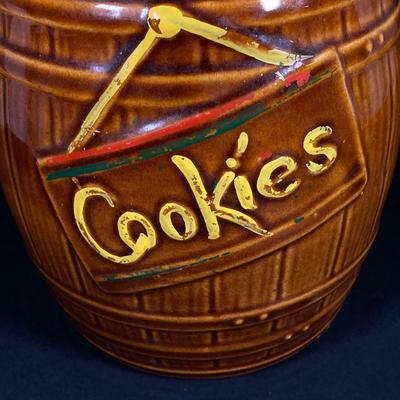 LOT 326: Vintage McCoy USA Pottery Barrel Cookie Jar