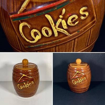LOT 326: Vintage McCoy USA Pottery Barrel Cookie Jar