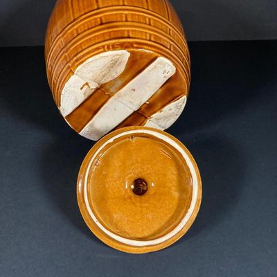 LOT 326: Vintage McCoy USA Pottery Barrel Cookie Jar