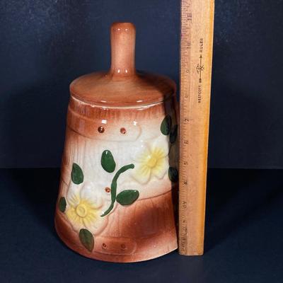LOT 327: Vintage American Bisque Butter Churn Cookie Jar