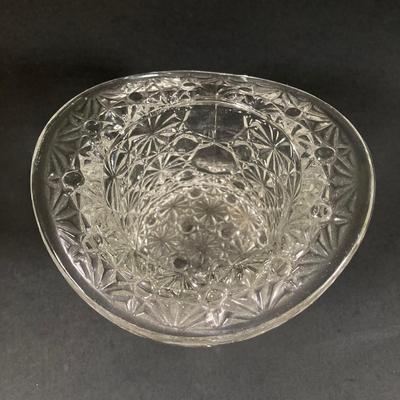 LOT 328: Beautiful Daisy & Button Glass and More - EAPN - Early American Patterned Glass Plate, Glass Top Hat and Vaseline Glowing...
