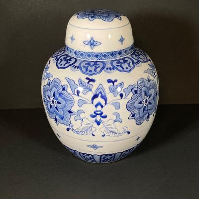 LOT 334: Vintage Blue and White Ginger Jar (Made in China)