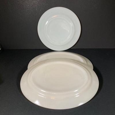 LOT 335: Pale Yellow / White Dinnerware Collection
