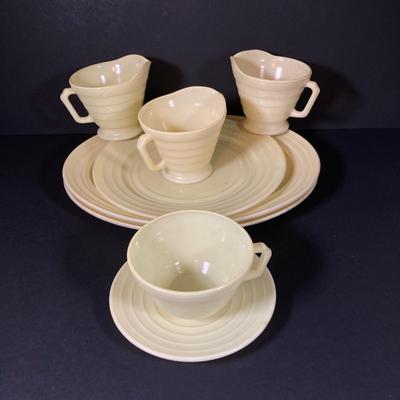 LOT 335: Pale Yellow / White Dinnerware Collection