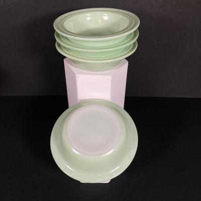 LOT 340: Pale Green / White Dinnerware Collection