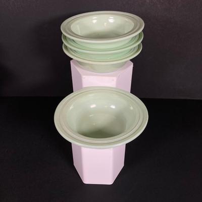 LOT 340: Pale Green / White Dinnerware Collection