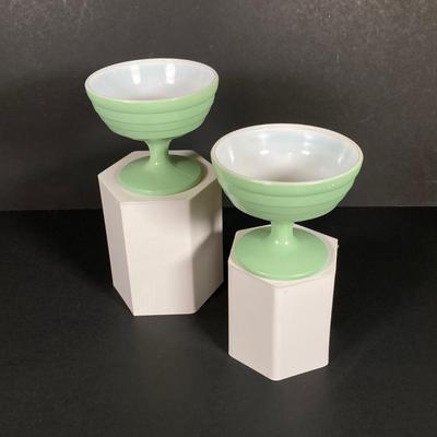 LOT 340: Pale Green / White Dinnerware Collection
