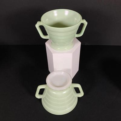 LOT 340: Pale Green / White Dinnerware Collection