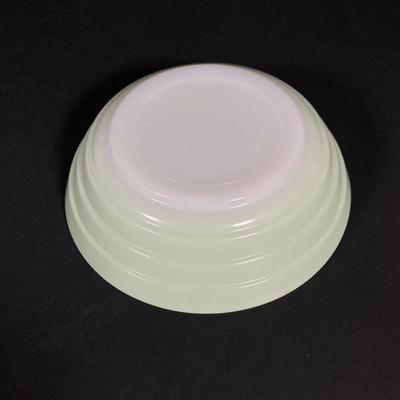 LOT 340: Pale Green / White Dinnerware Collection