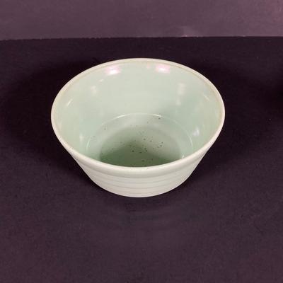 LOT 340: Pale Green / White Dinnerware Collection