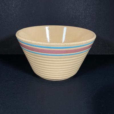 LOT 349: Vintage Pottery Bowl Collection - Watt USA Oven Ware and More