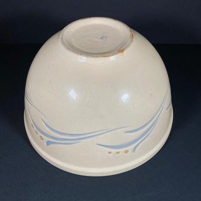 LOT 352: Vintage USA Pottery - Roseville Pottery Bowl, Watt USA Oven Ware and More