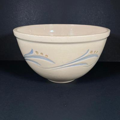 LOT 352: Vintage USA Pottery - Roseville Pottery Bowl, Watt USA Oven Ware and More