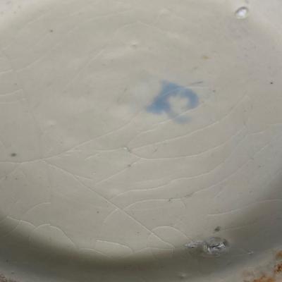 LOT 352: Vintage USA Pottery - Roseville Pottery Bowl, Watt USA Oven Ware and More
