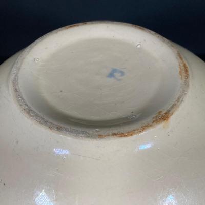 LOT 352: Vintage USA Pottery - Roseville Pottery Bowl, Watt USA Oven Ware and More