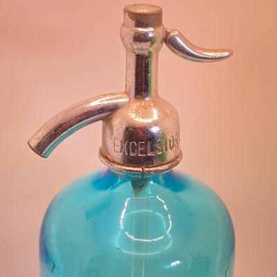 LOT 354: Pair of Vintage Excelsior Colored Glass Selzer Water Beverage Bottles - Veteran's Beverage Service Newark, NJ and Victoria...