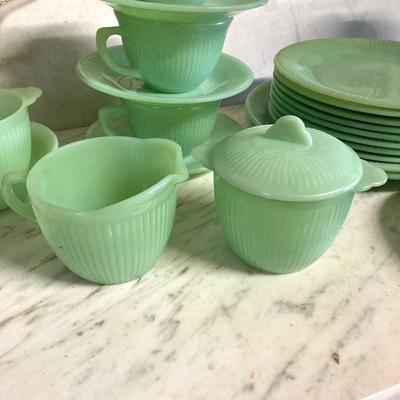 LOT 356: Large Anchor Hocking Jadeite Fire King Oven Ware Collection