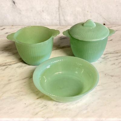 LOT 356: Large Anchor Hocking Jadeite Fire King Oven Ware Collection
