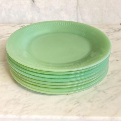 LOT 356: Large Anchor Hocking Jadeite Fire King Oven Ware Collection