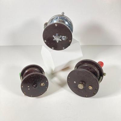 LOT 362: Collection of Fishing Reels - Fox Co Phila PA, Penn No 77 and No 85