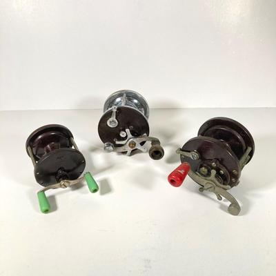 LOT 362: Collection of Fishing Reels - Fox Co Phila PA, Penn No 77 and No 85