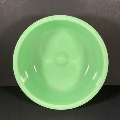 LOT 367: Collection of Uranium Glass - Star-Rite Magic Maid Mixing Bowl Model B , Glass Bowl and Cabinet Knob