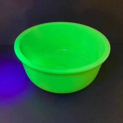 LOT 367: Collection of Uranium Glass - Star-Rite Magic Maid Mixing Bowl Model B , Glass Bowl and Cabinet Knob
