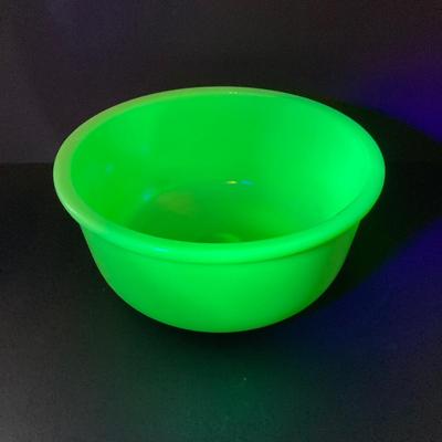 LOT 367: Collection of Uranium Glass - Star-Rite Magic Maid Mixing Bowl Model B , Glass Bowl and Cabinet Knob