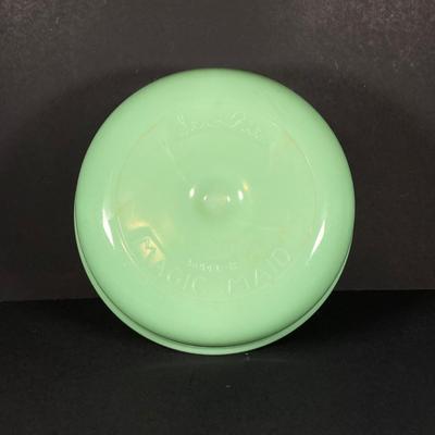 LOT 367: Collection of Uranium Glass - Star-Rite Magic Maid Mixing Bowl Model B , Glass Bowl and Cabinet Knob