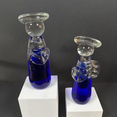 LOT 382: Art Glass Collection: Blenko colonial Williamsburg Restoration Goblet w/Air-Twist Stem, Kosta Boda Martini, Green Hobnail Piggy...