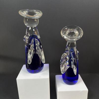 LOT 382: Art Glass Collection: Blenko colonial Williamsburg Restoration Goblet w/Air-Twist Stem, Kosta Boda Martini, Green Hobnail Piggy...