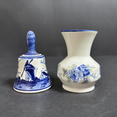 LOT 384: Blue & White Collection: Williamsburg Restoration Ware, Delft Colbalt Salt/Pepper, Porcelain Salt Cellar w/Wooden Lid,...