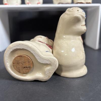 LOT 385: Vintage Shawnee Salt &n Pepper Shakers